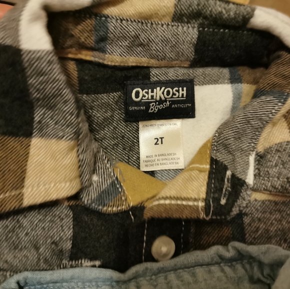 Bundle of Eight 2T Button Down Shirts for Boys - OPEN TO OFFERS - Picture 6 of 10